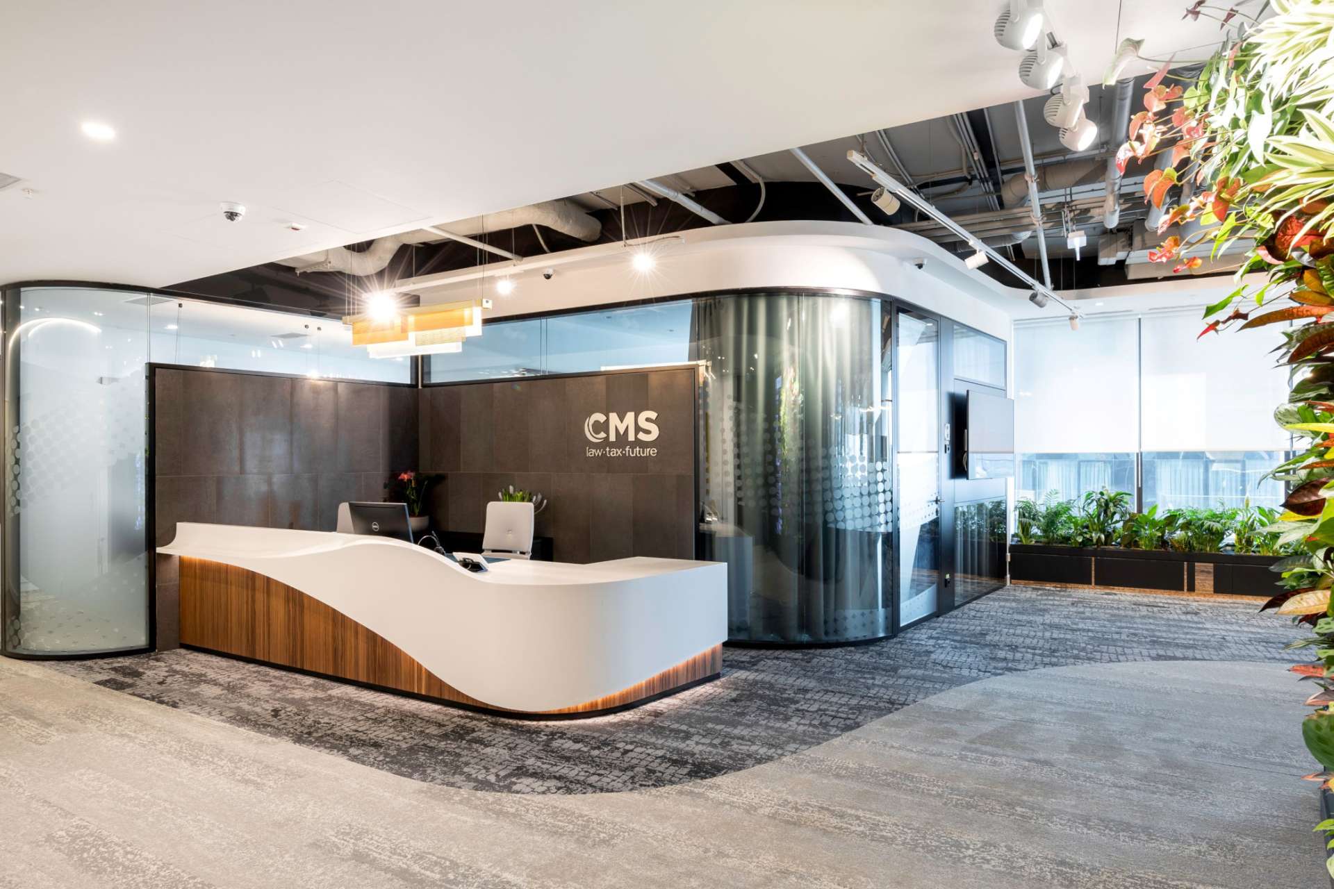 CMS își extinde spațiul de birouri și prelungește pe termen lung contractul de închiriere la One Tower