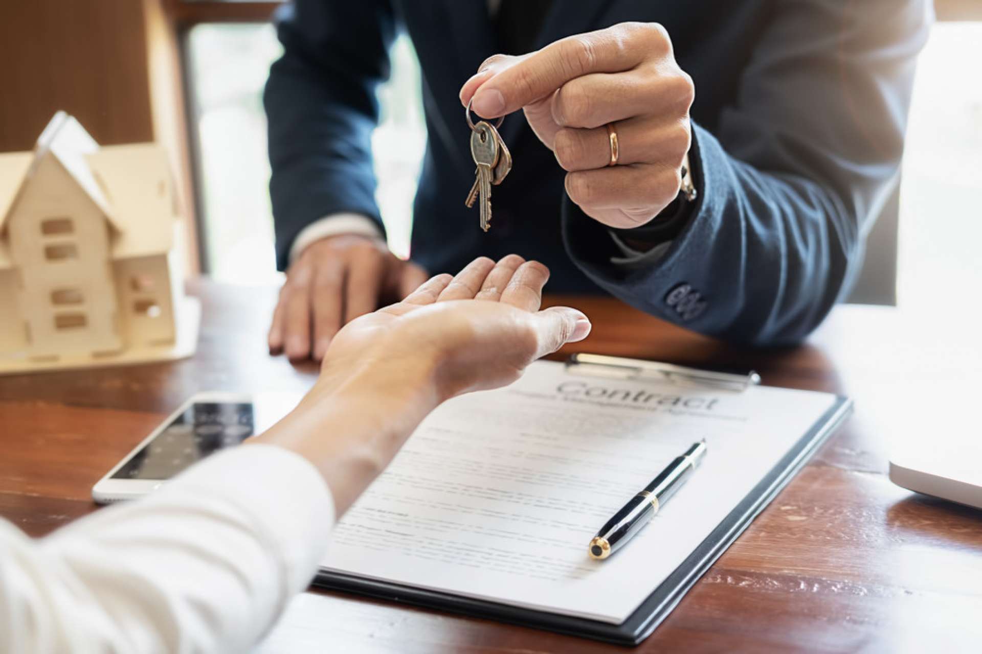 E-proprietatea în România: ce este și cum va schimba piața imobiliară în 2026