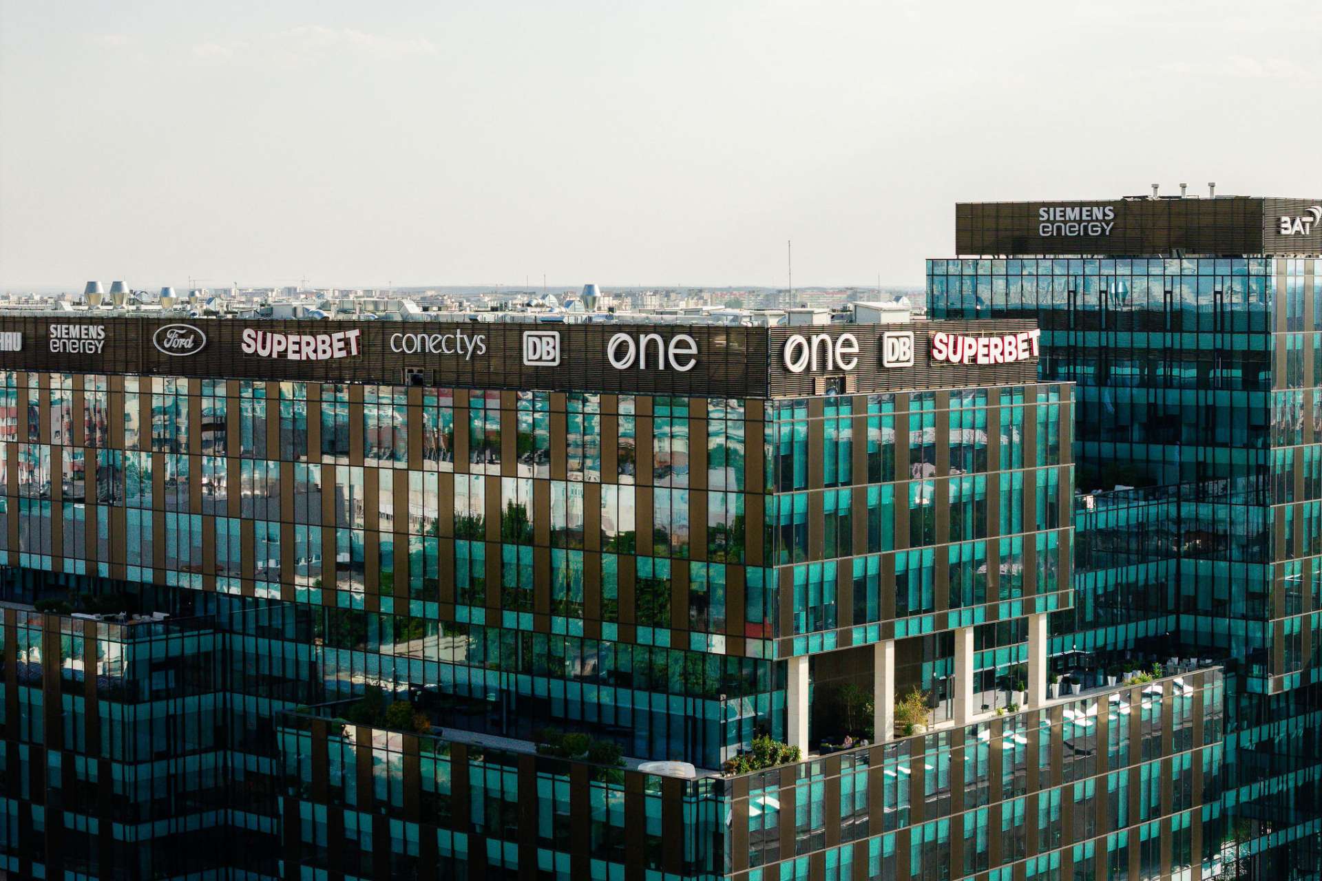 Eazy Asigurări chooses its new headquarters in the LEED Platinum and WELL certified One Cotroceni Park