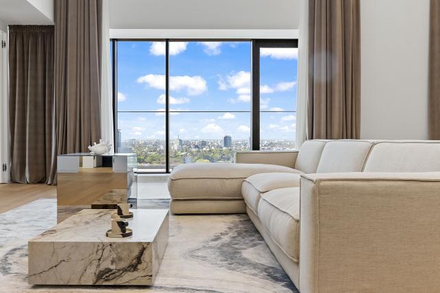 One Verdi Park Penthouse - Photo 3