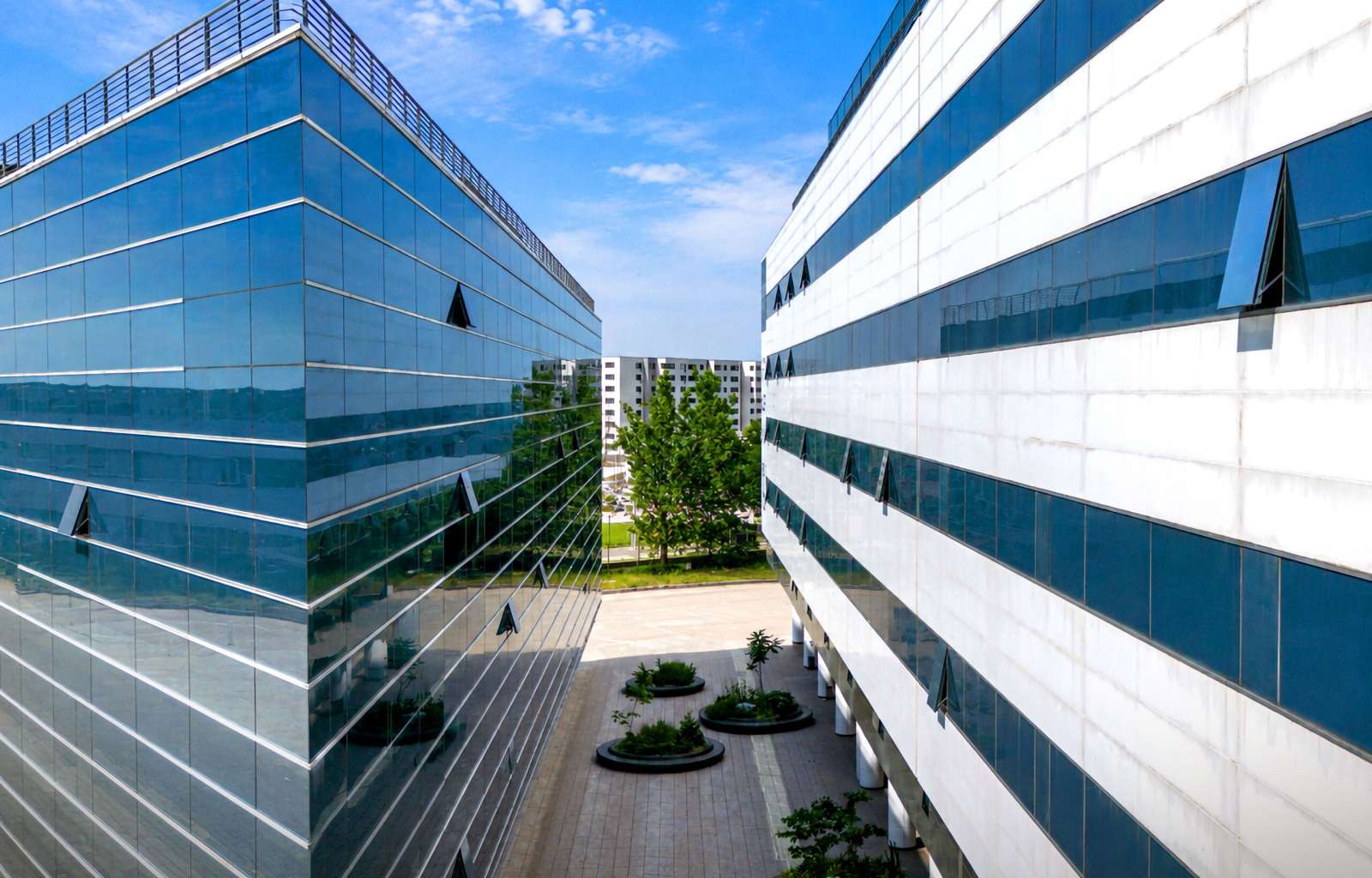 Ansamblul rezidențial și spațiu comercial One North Lofts - imaginea 4