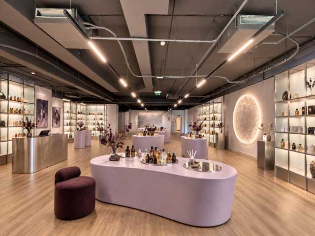 Shape Your Business One Cotroceni Park - Magazin de parfumuri